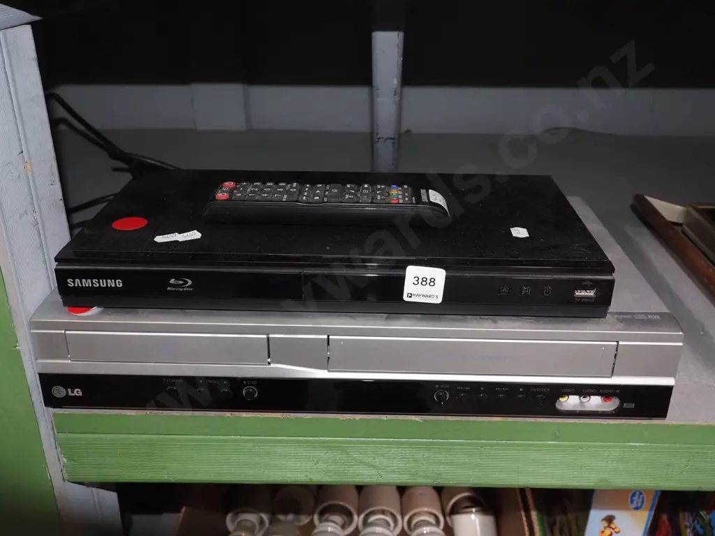 CD/DVD player, blue-ray player - blue dots Image 1++