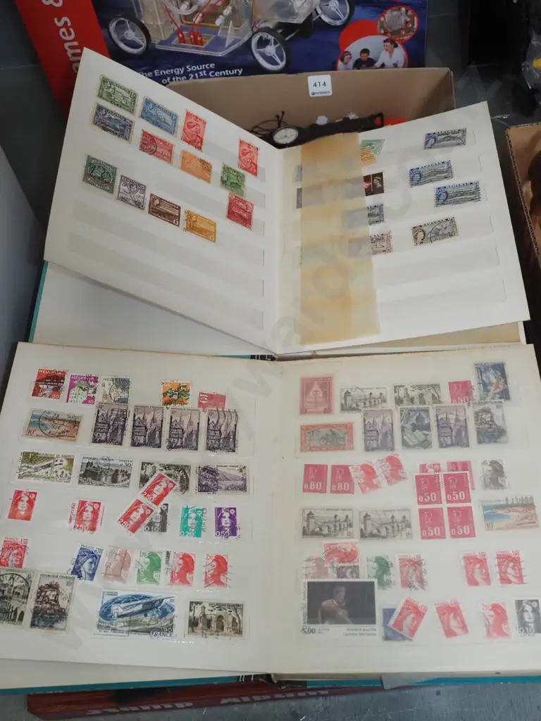 5x stamp albums Image 1++