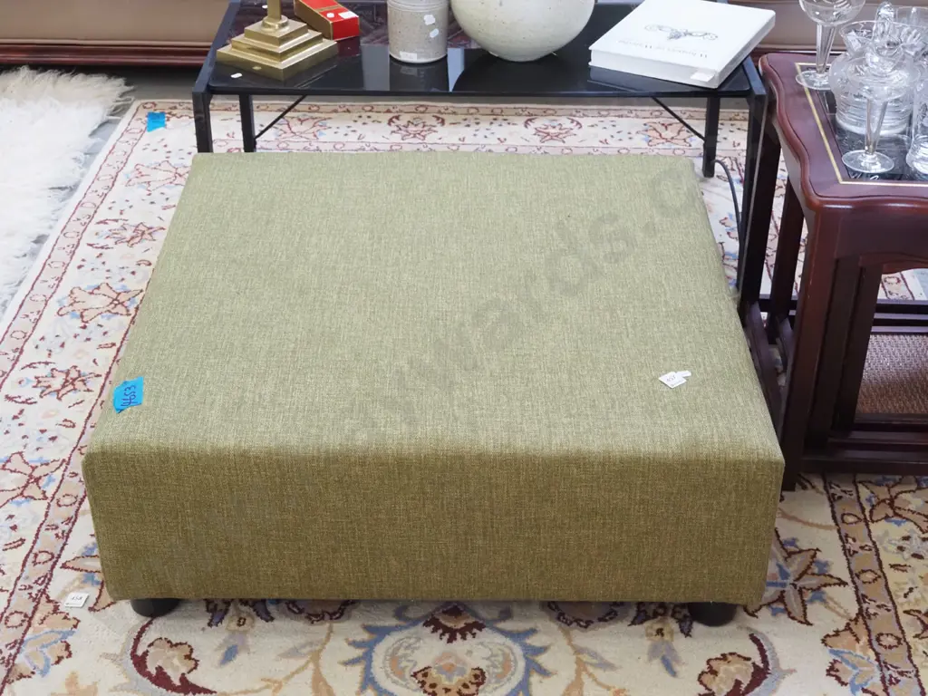 olive ottoman H300 Diam800 Image 1++
