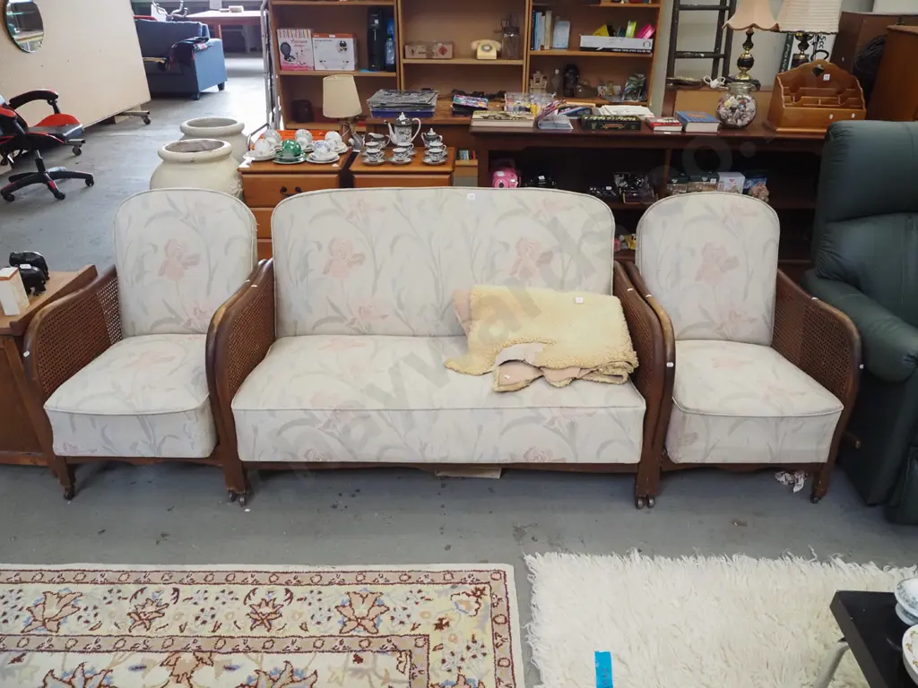 small bergere 3 piece lounge suite - 2 seater, 2x singles - some cat scratches Image 1++