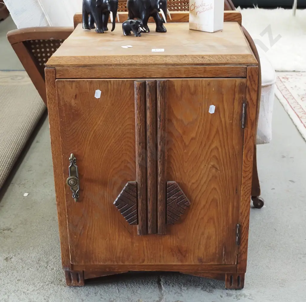 oak deco pot cupboard - cracks to top Image 1++