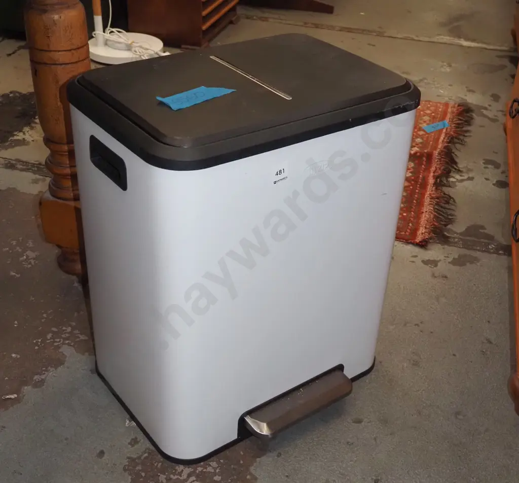 Zipp flip top rubbish bin Image 1++