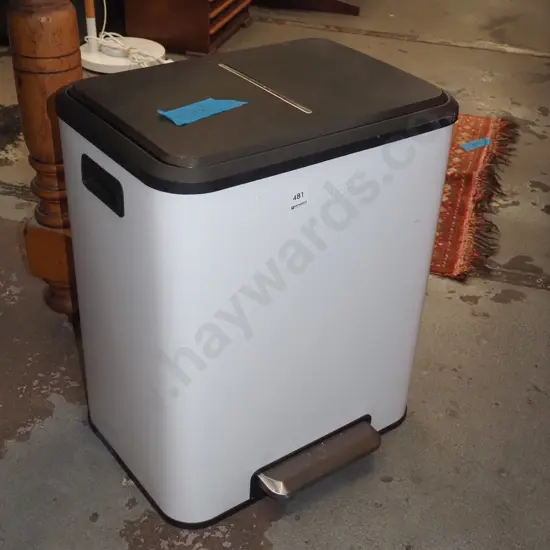 Zipp flip top rubbish bin