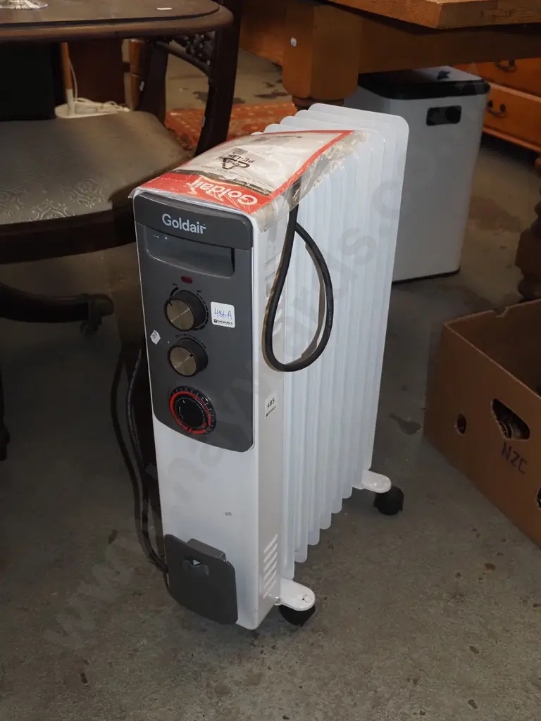 Goldair 8 fin oil column heater Image 1++