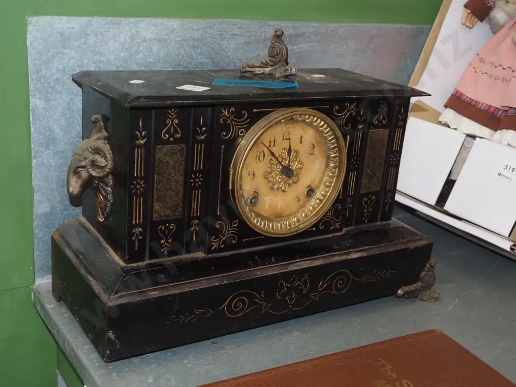 restorer's wood cased mantle clock H250 W390 Image 1++