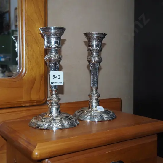 2x candlesticks H180