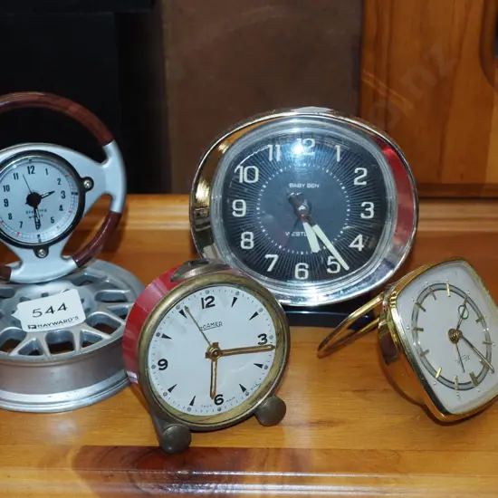 4x bedside alarm clocks