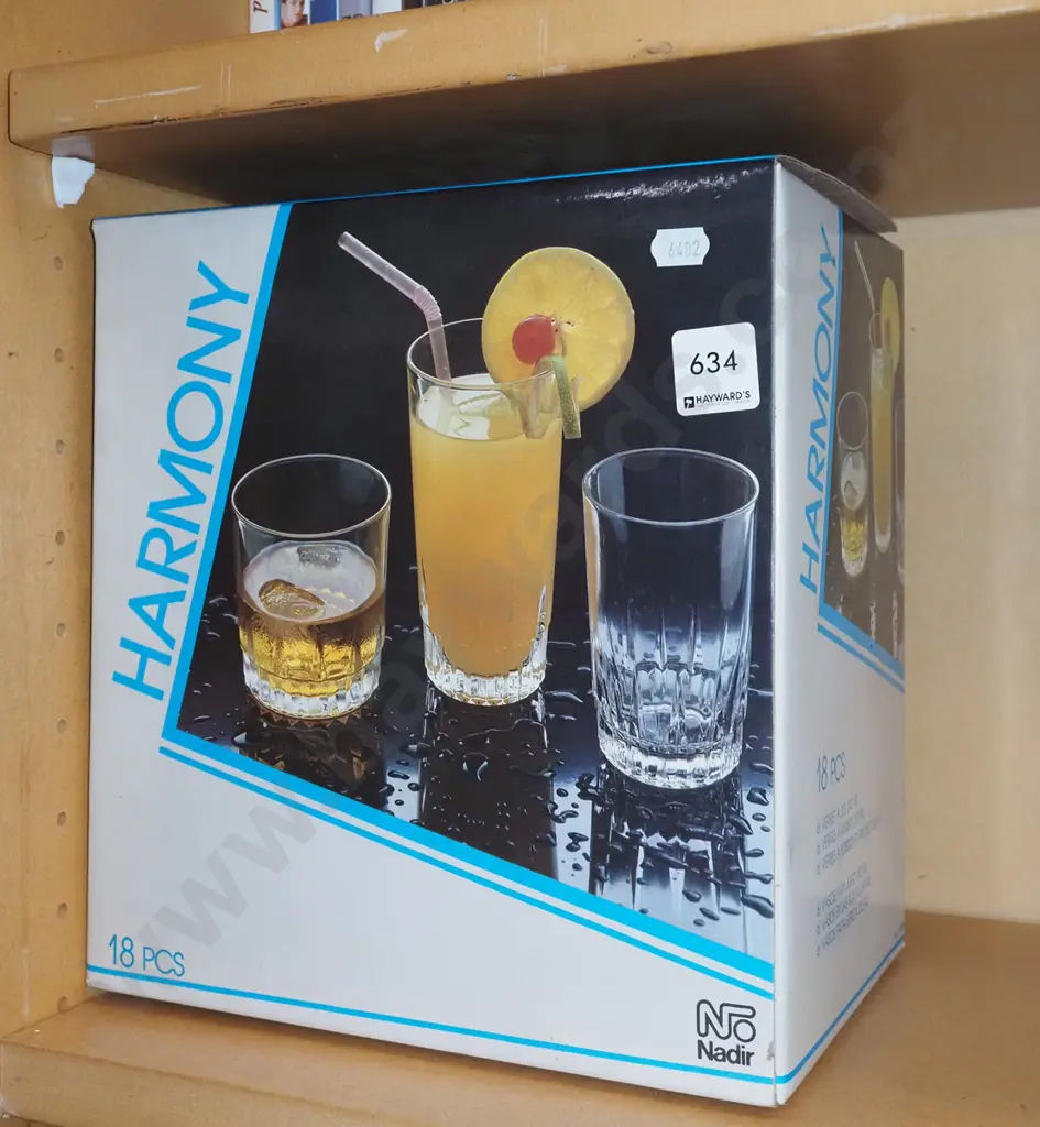 boxed as new 18 piece glass set Image 1++