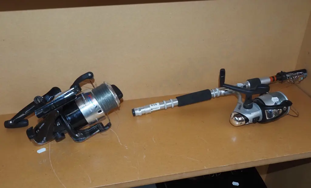 telescopic fishing rod and reel, 1 other large reel Image 1++