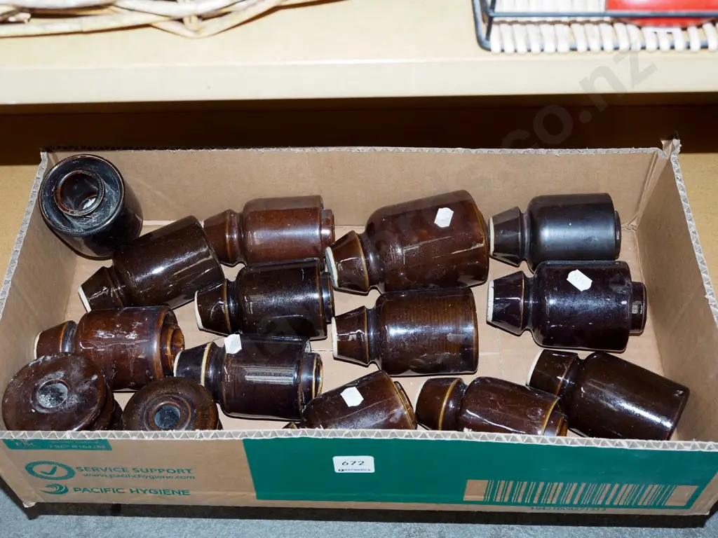 box; insulators Image 1++