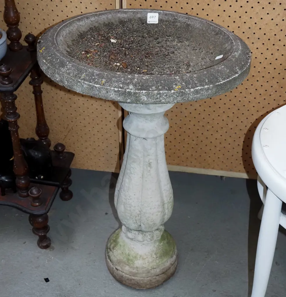 concrete bird bath H660 Image 1++