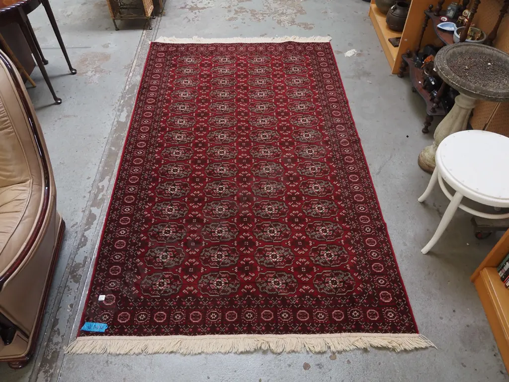 light weight woollen? floor mat L2340 W1420 Image 1++