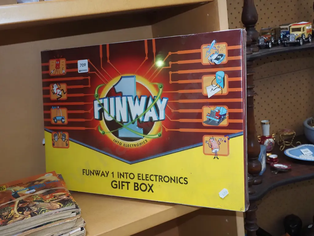 boxed electronics set Image 1++