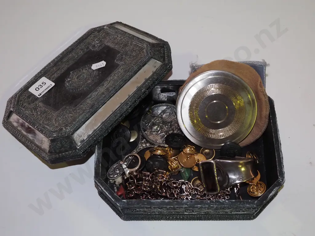 carved mirror trinket box and contents; mirror, buttons etc Image 1++