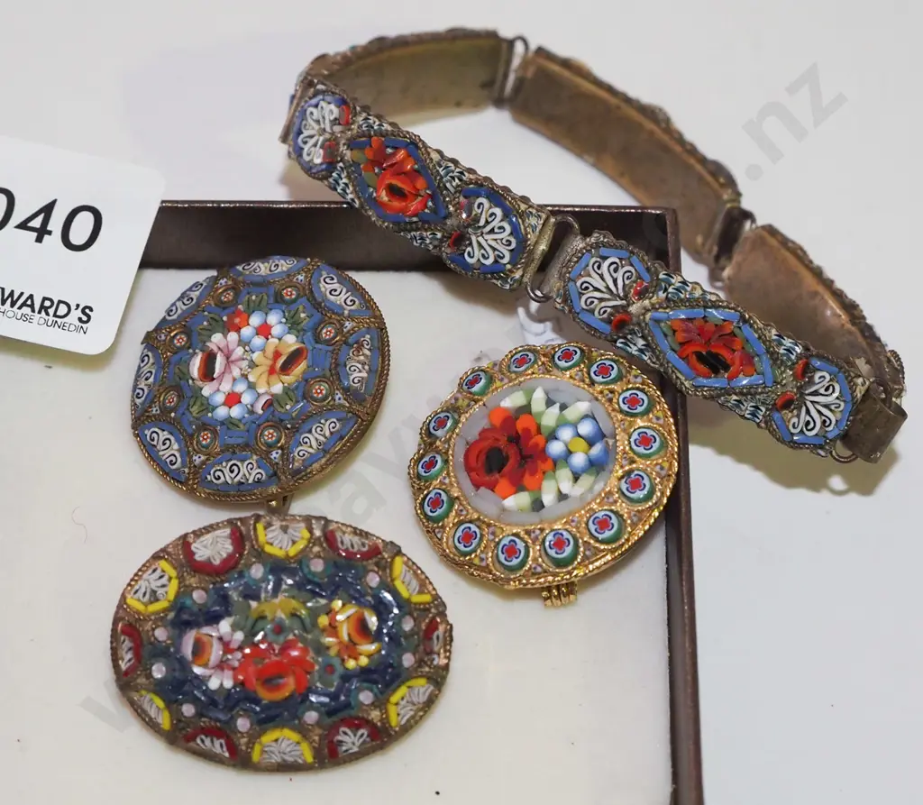 tray of enamel bracelet and 3x brooches Image 1++