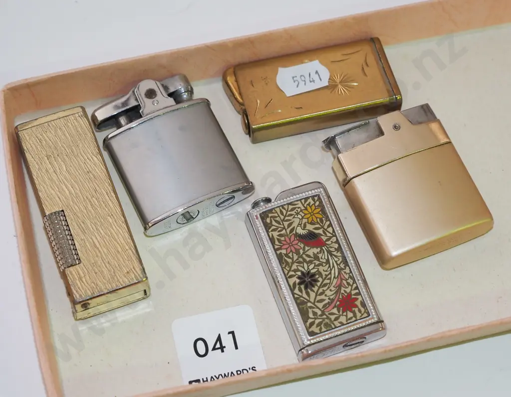 tray of lighters Image 1++