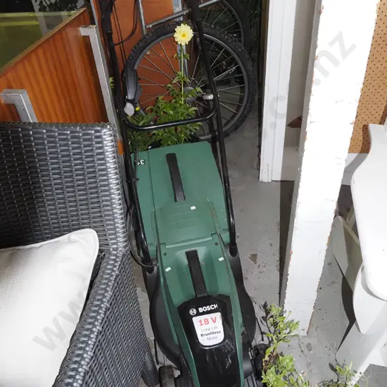 Bosch 18V electric lawn mower - battery and charger