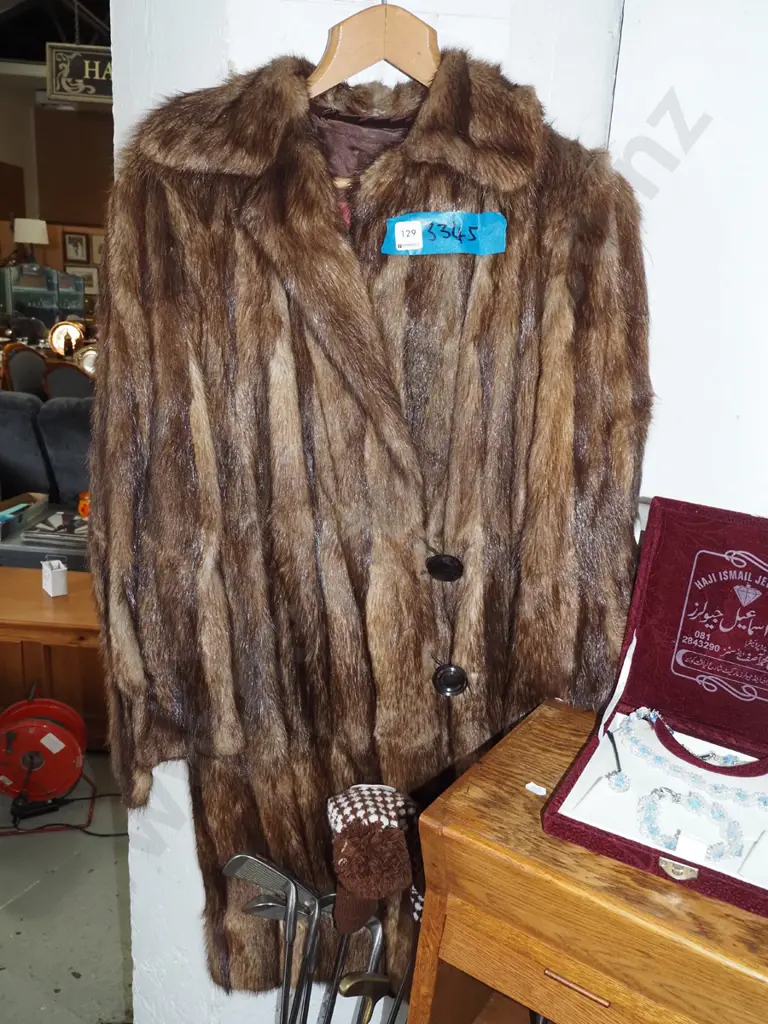 ladies fur coat Image 1++