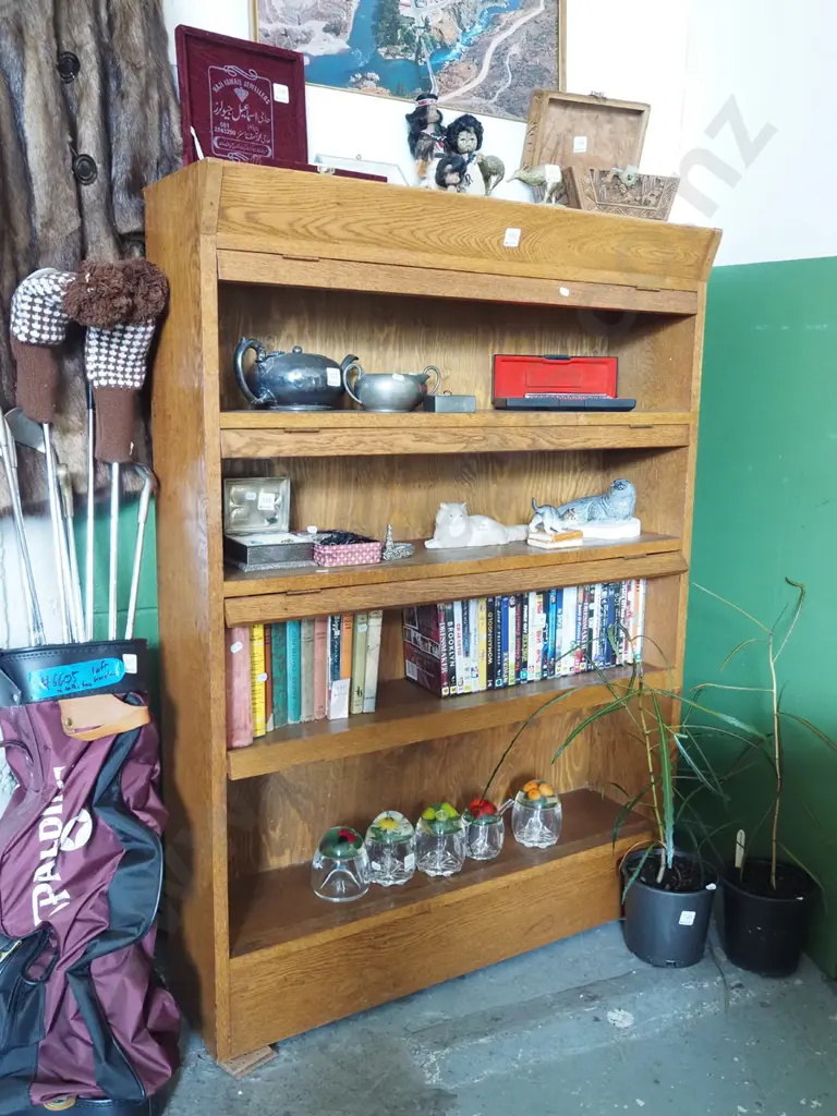 oak bookcase H1250 W910 D280 Image 1++