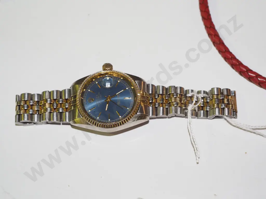 mens wristwatch Image 1++