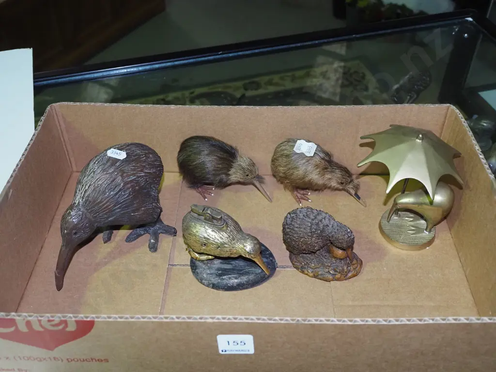 box; assorted brass & wooden kiwis etc Image 1++