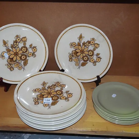 Crown Lynn dinner & side plates