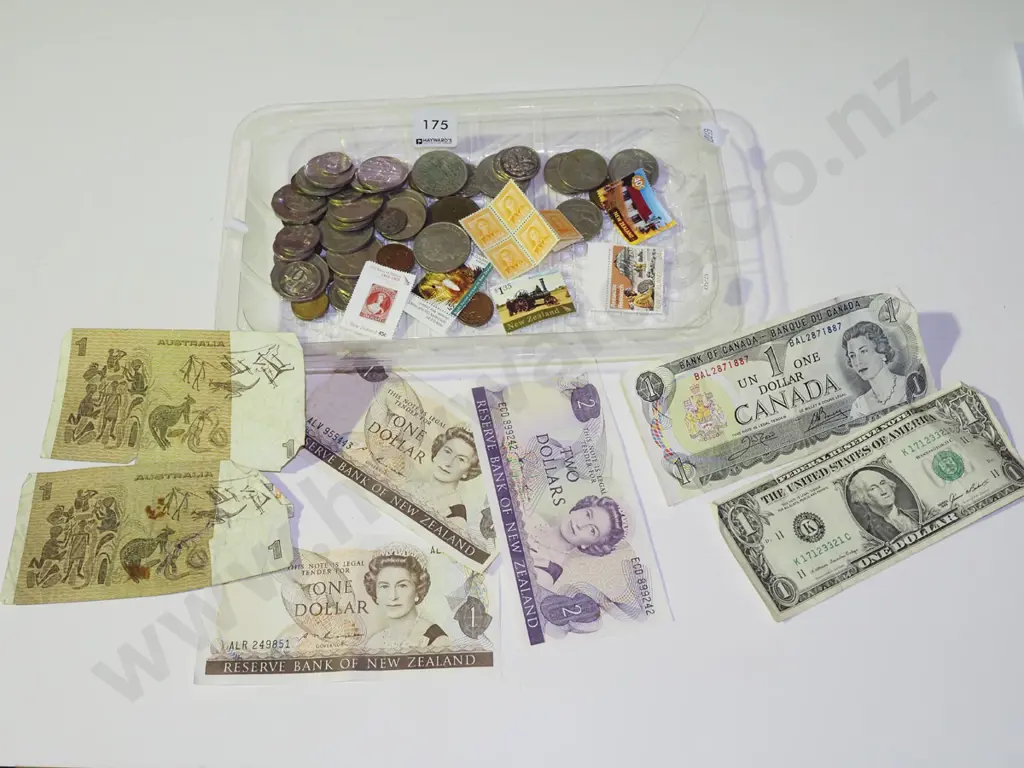tray of coins, stamps & bank notes Image 1++