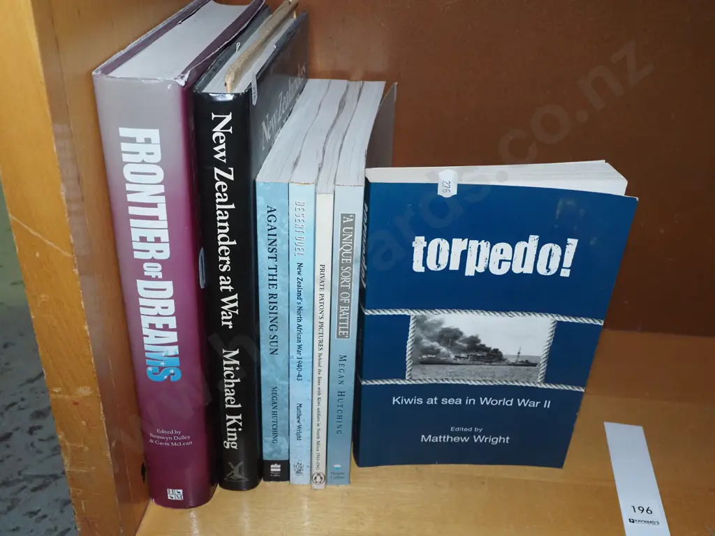 bay of books Image 1++