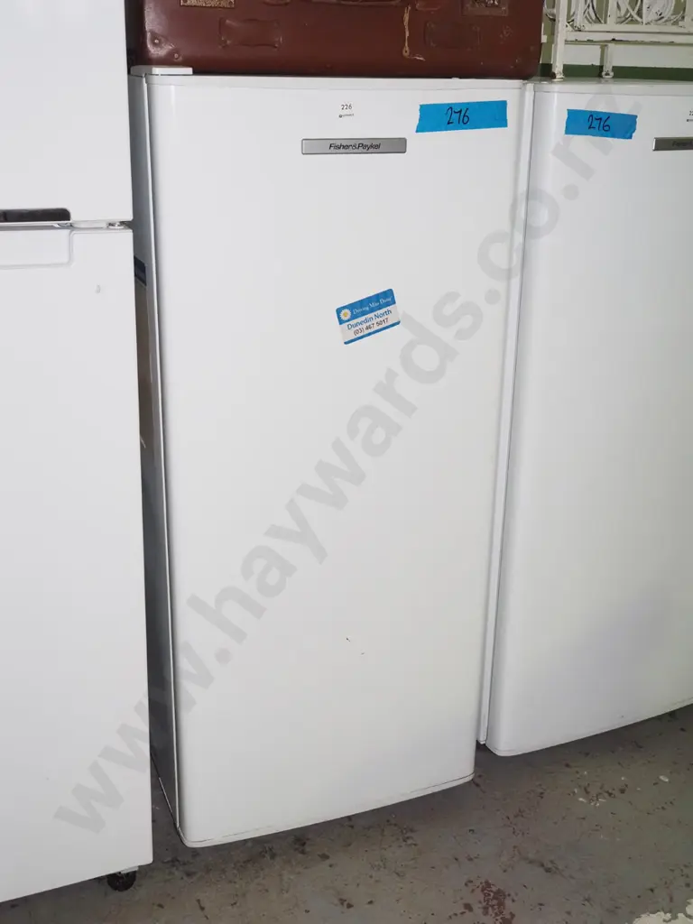 F&P upright freezer H1210 W530 D550 Image 1++