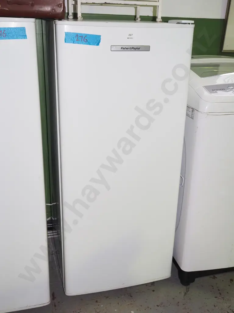 F&P upright fridge H1210 W530 D550 Image 1++