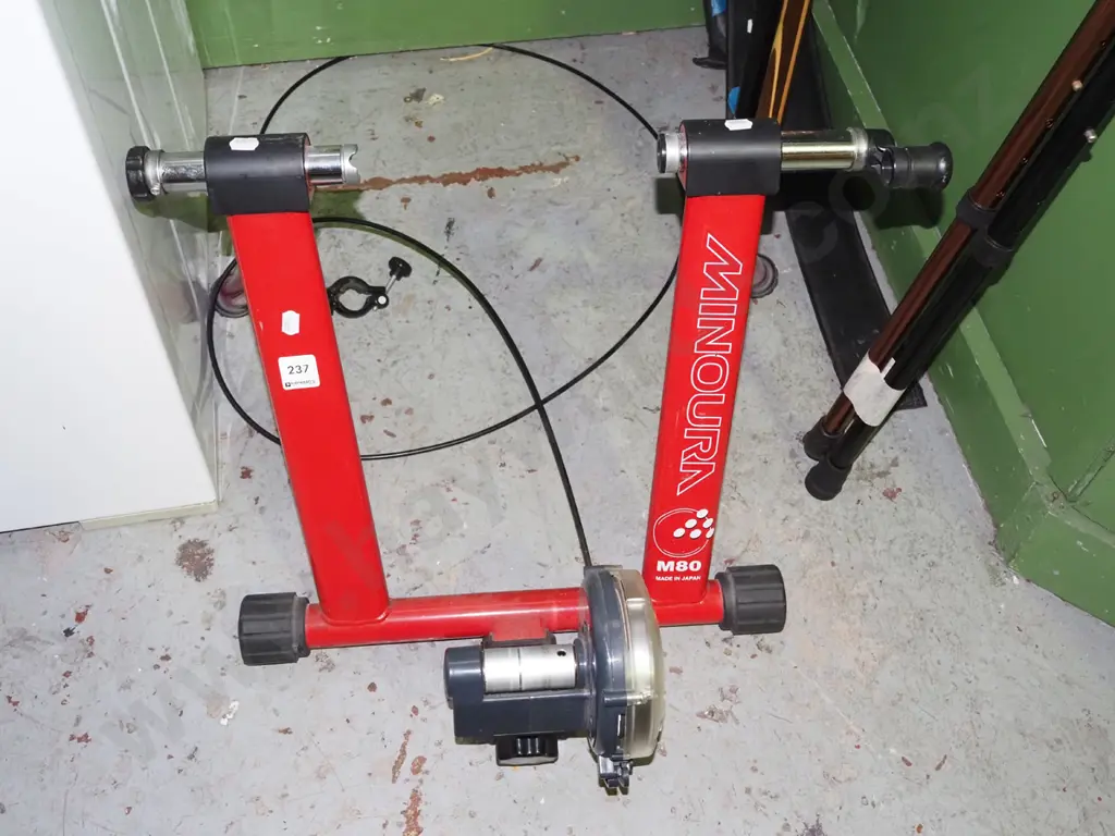 stationary indoor bike trainer Image 1++