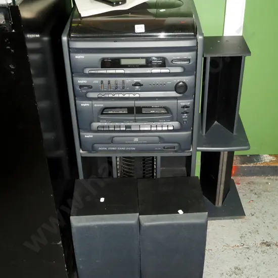 Sanyo stereo system, turntable, CD, reciever etc
