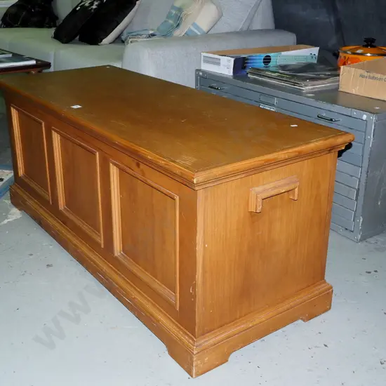 solid pine blanket box H500 W1230 D490