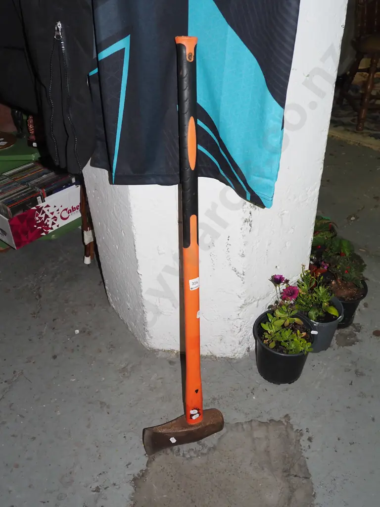 plastic handled log splitter Image 1++