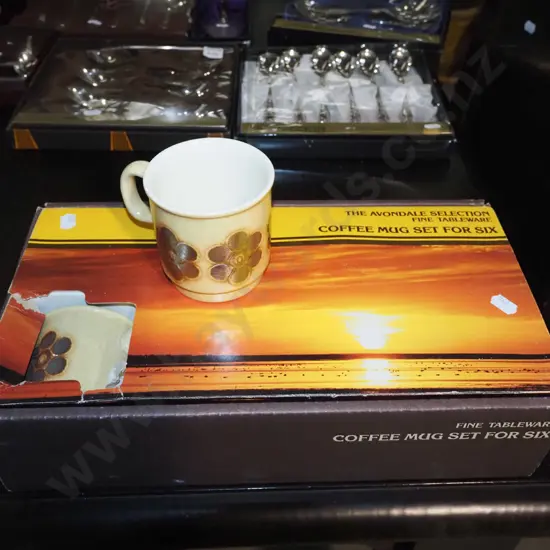 boxed Crown Lynn Avondale coffee mug set for 6 - damage to box