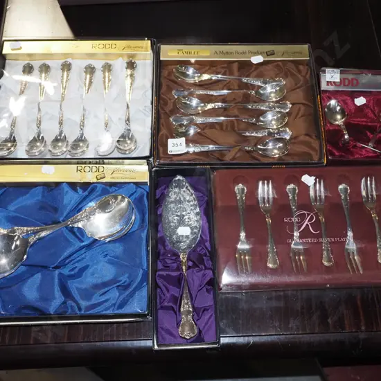 cased cutlery set