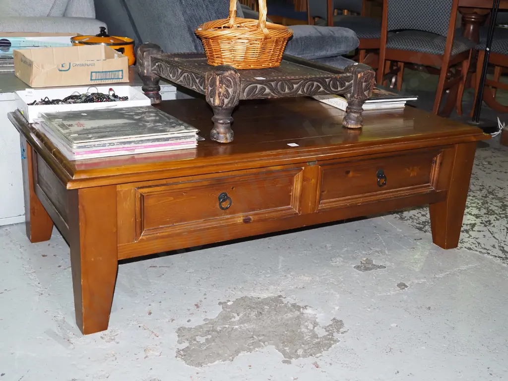 solid pine 2 drawer coffee table H430 W1340 D700 Image 1++