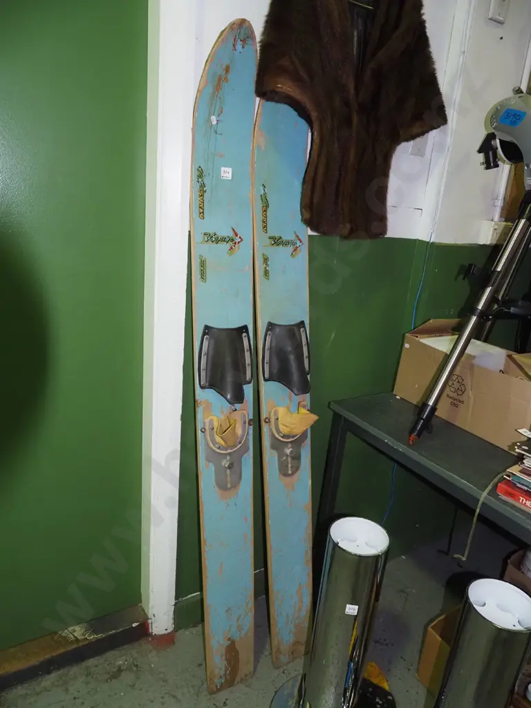 pair of vintage wooden water skis Image 1++