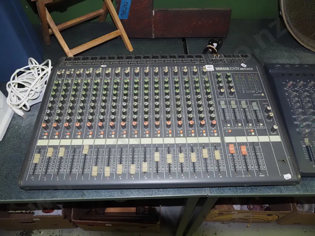Yamaha MX200 16 chanel mixing console - 1 fader missing - As Is No Returns Image 1++
