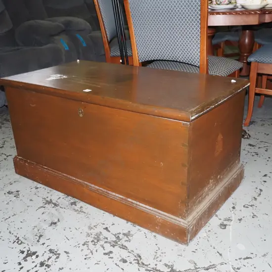 rimu dark stained woodworkers chest - lock but no key H520 W1000 D530