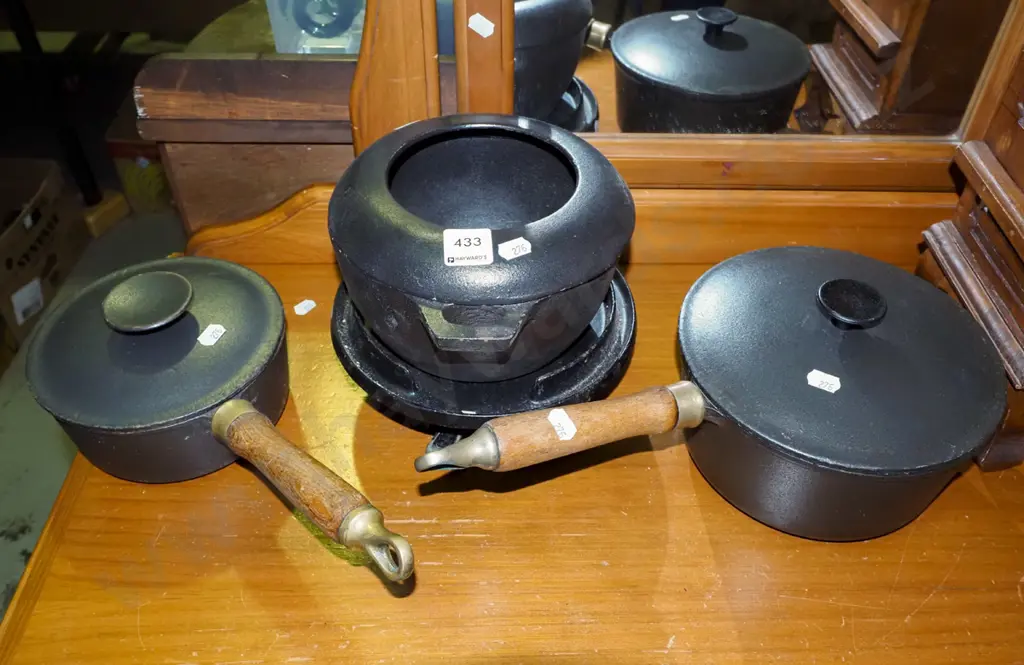 2x cast iron pots, cast iron fondue pot Image 1++