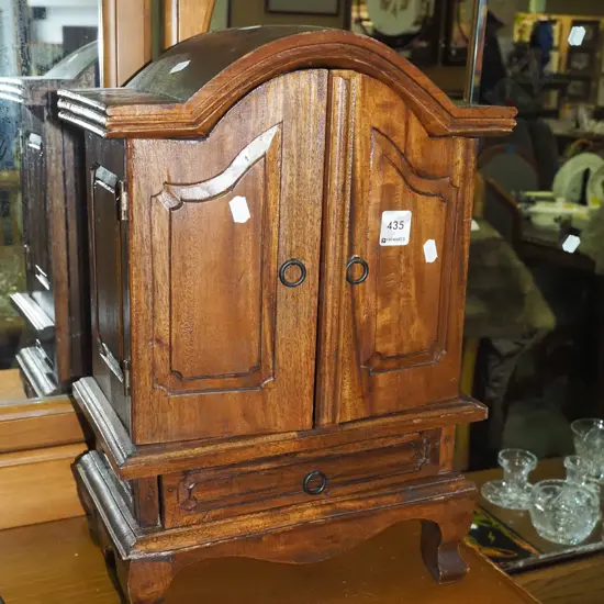 carved Indonesian jewellery chest H440 