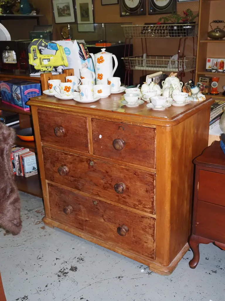 restorer's colonial 4 drawer chest H820 W910 D500 Image 1++