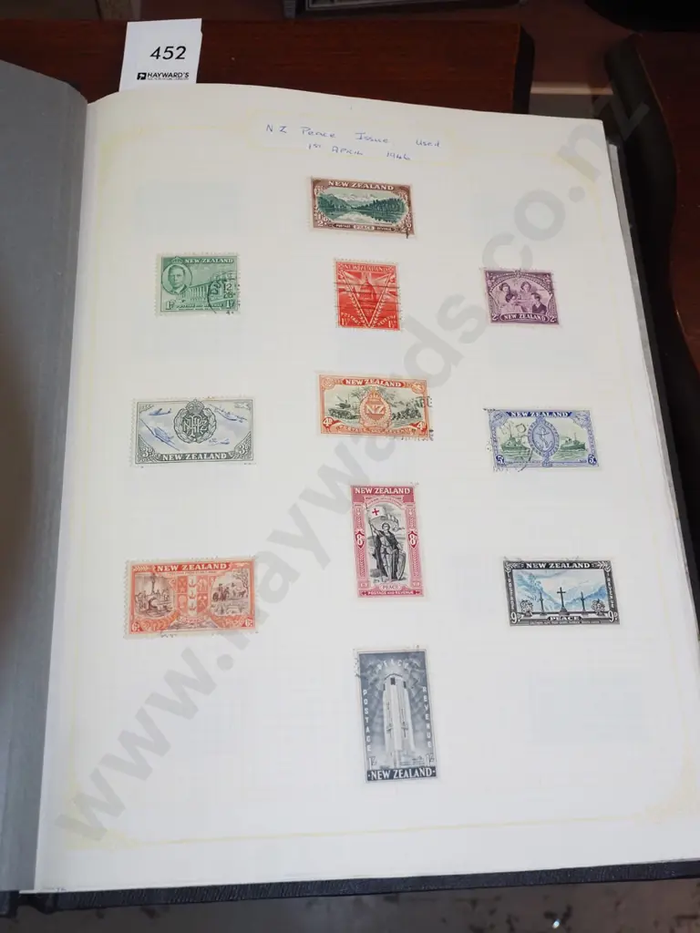 2x stamp albums Image 1++