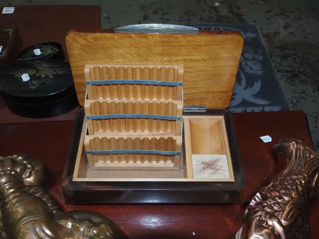 burr wood cigarette case, 2x pressed metal chef's moulds Image 1++