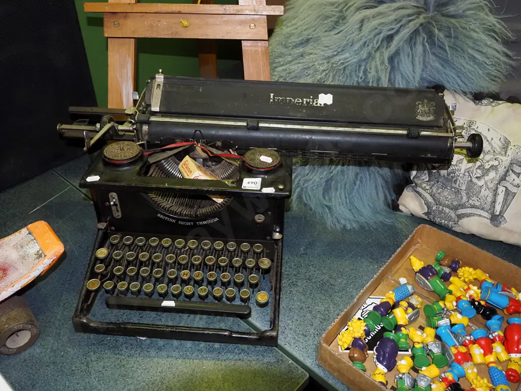 Imperial typewriter Image 1++