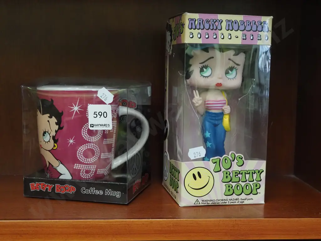 Betty Boop mug and figurine Image 1++