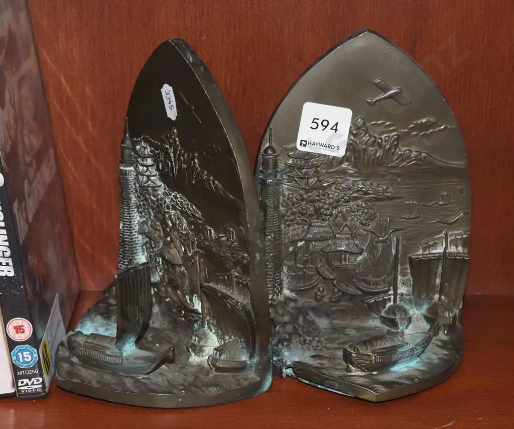 cast brass Asian scene bookends Image 1++