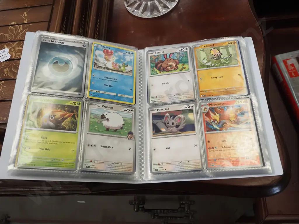 Pokemon collector card album Image 1++