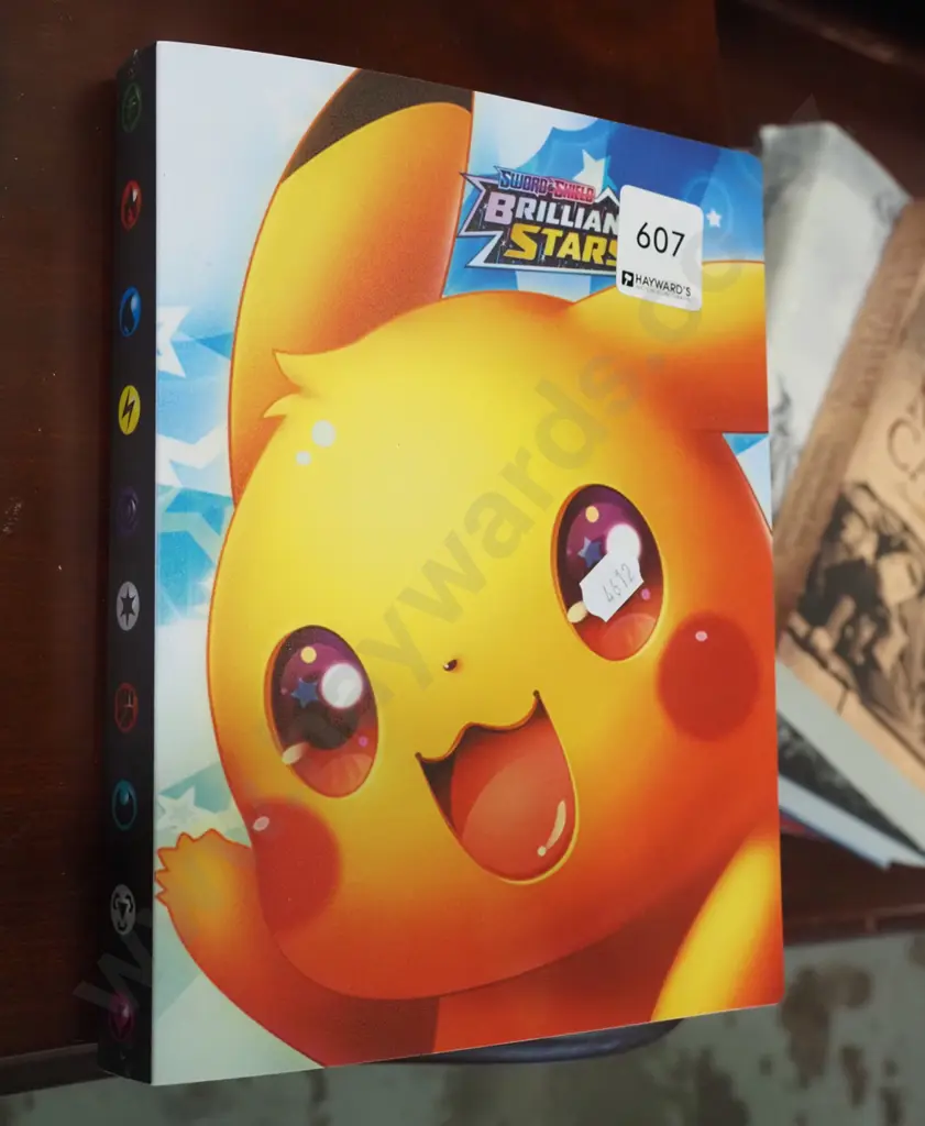 Pokemon collector card album Image 1++